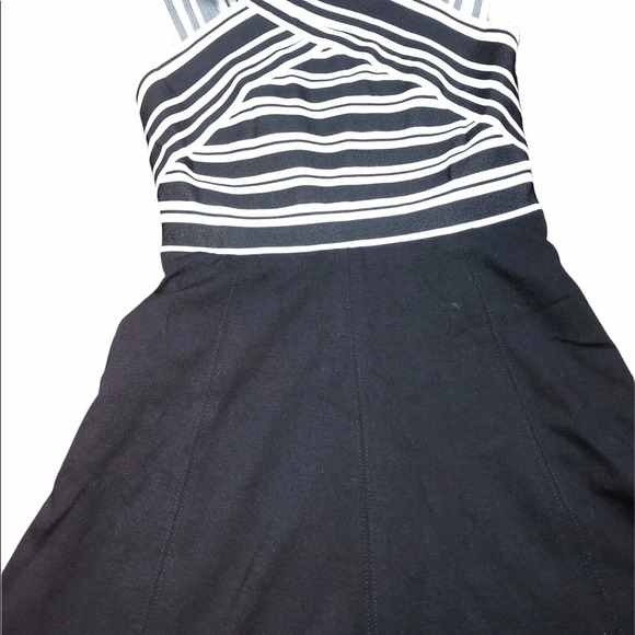 𝅺Maeve by Anthropologie size 0 Petite black & white bandage fit and flare dress - Picture 6 of 10